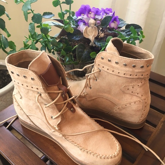 READ DETAILS~ HIDDEN WEDGE TAN BOOTIE WITH SILVER SMALL STUD EMBELLISHMENT - Picture 3 of 16